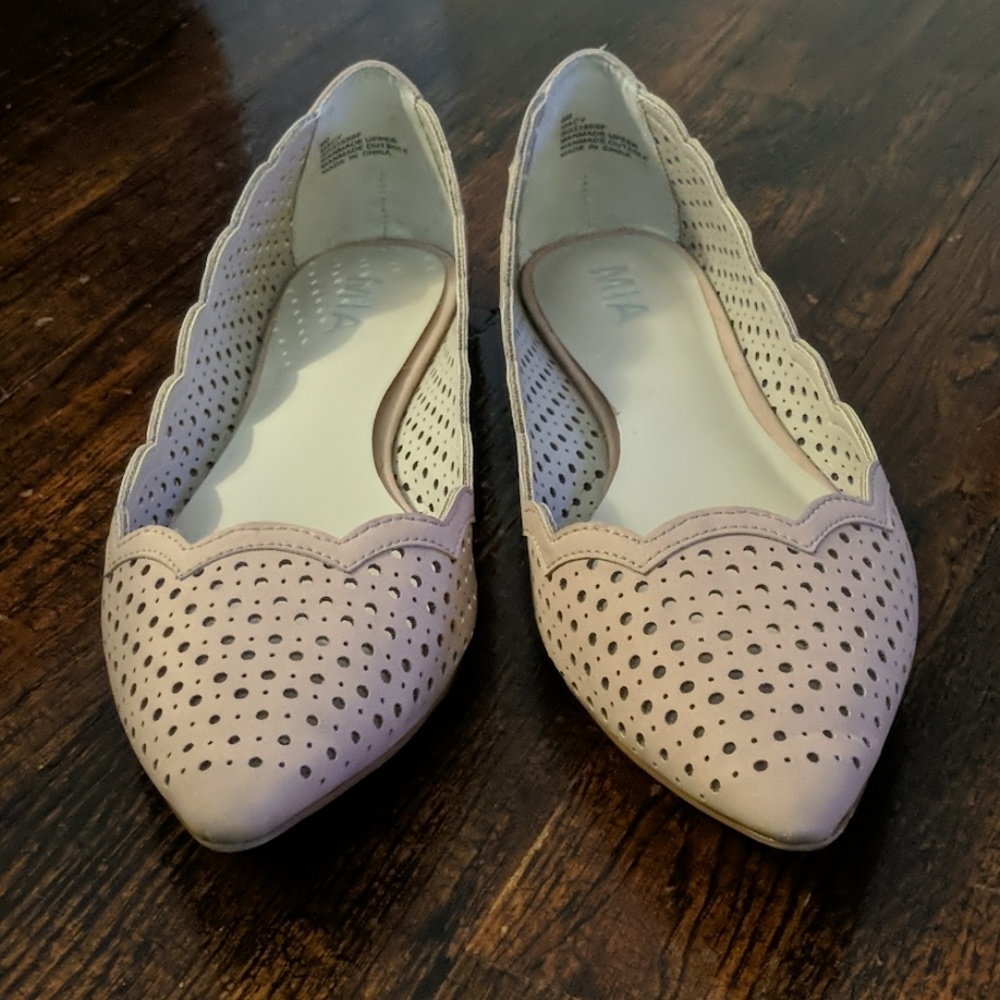 Mia Macy laser cut flat
